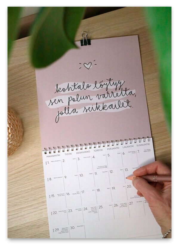 5401_seinakalenteri_2026_kohtalo Kohtalo löytyy sen polun varrelta, jolla seikkailet.