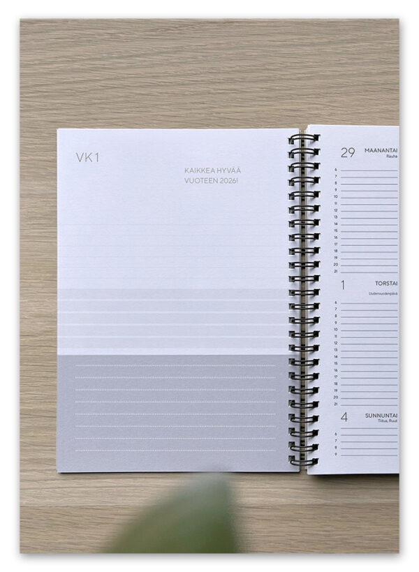 5402_vuosikalenteri_2026_ninnimoi_viikkosivu_1 Ninnimoi vuosikalenteri 2026 viikko 1